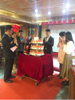 公司5周年庆典晚宴简报(图8) 公司5周年庆典晚宴简报(图8)